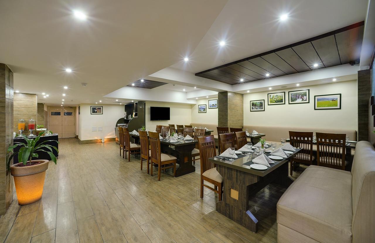 Cygnett Inn Repose Guwahati Buitenkant foto